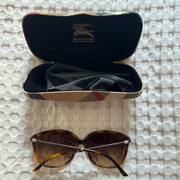 Burberry tortoise sunglasses with leather - Picture 1 of 6